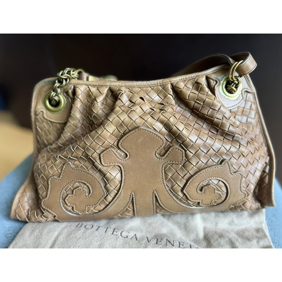 Bottega Veneta Vintage Intrecciato Leather Shoulder Bag - Picture 4 of 15